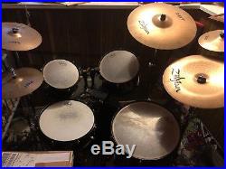 7 piece drum set used. Zildigan, pearl, double-bass pedal included