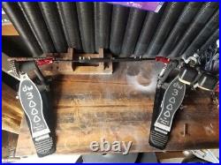 DW 3002 Double Pedal with New driveshaft assembly Excellent