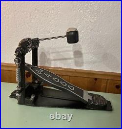 DW 4000 Double Chain Single Kick Pedal for Bass Drum Good Working Condition
