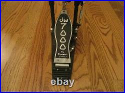 DW 7000 Heavy Duty Bass Drum Pedal, Dual Chain Drive, DW Beater, Key/Tool