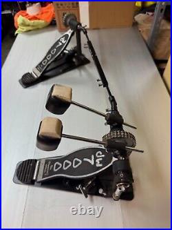 DW 7000 double bass kick drum pedals