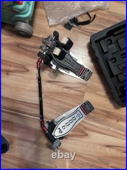 DW 9000 Series Drum Workshop Double Bass Drum Pedal w Hard Case + Made in TAIWAN DW 9000 Series Drum Workshop Double Bass Drum Pedal w Hard Case + Made in TAIWAN