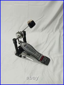 DW 9000 Single Bass Pedal. Double Chain. Comes With Carrying Bag