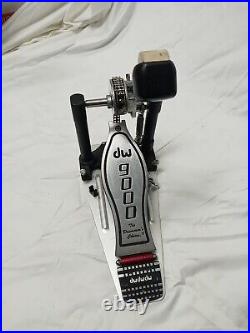 DW 9000 Single Bass Pedal. Double Chain. Comes With Carrying Bag