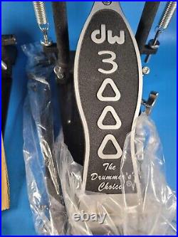 DW DWCP3002 3000 Series Double Bass Drum Pedal Christmas  box damaged
